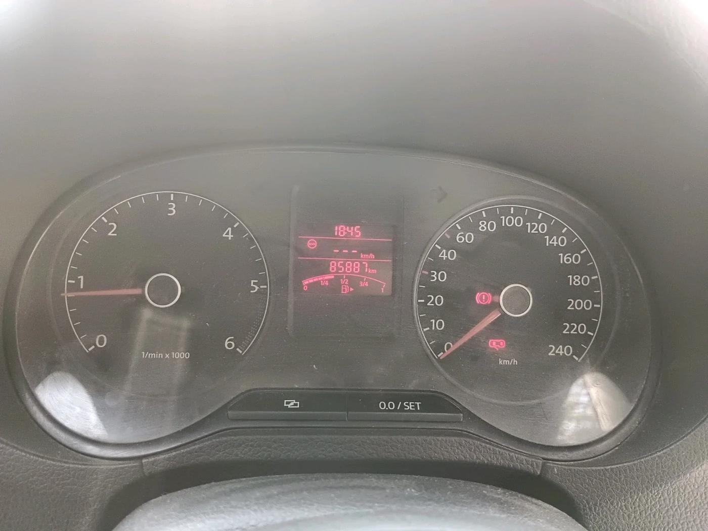 2011 Volkswagen Polo COMFORTLINE 1.2L, Diesel, Manual, 85,887 km, interior