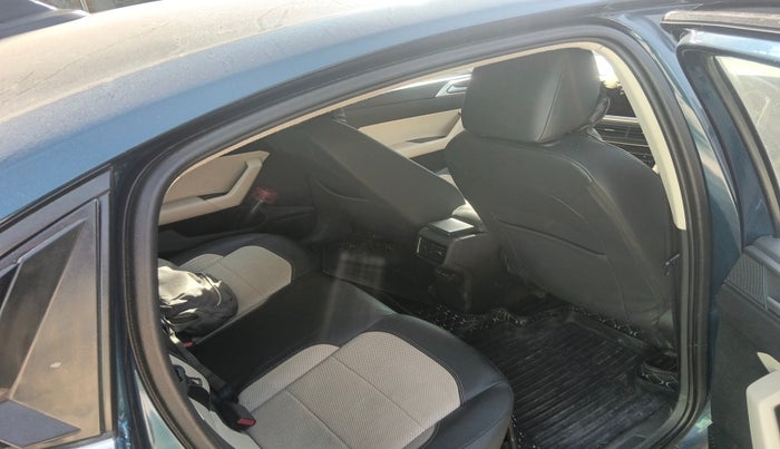 2023 Volkswagen VIRTUS TOPLINE TSI 1.0 MT, Petrol, Manual, 50,575 km, interior