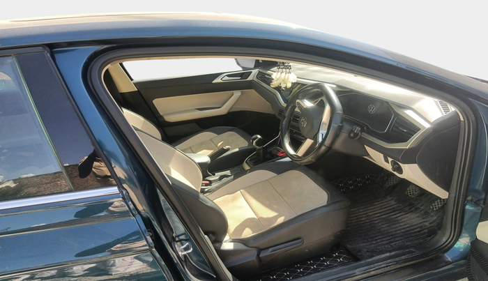 2023 Volkswagen VIRTUS TOPLINE TSI 1.0 MT, Petrol, Manual, 50,575 km, interior