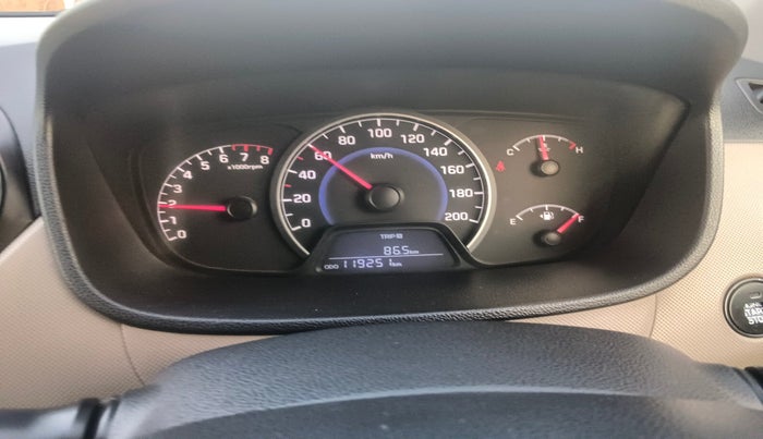 2013 Hyundai Grand i10 SPORTZ 1.2 KAPPA VTVT, Petrol, Manual, 1,19,251 km, interior