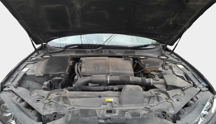 2014 Jaguar XF 2.2 DIESEL, Diesel, Automatic, 1,54,814 km, exterior