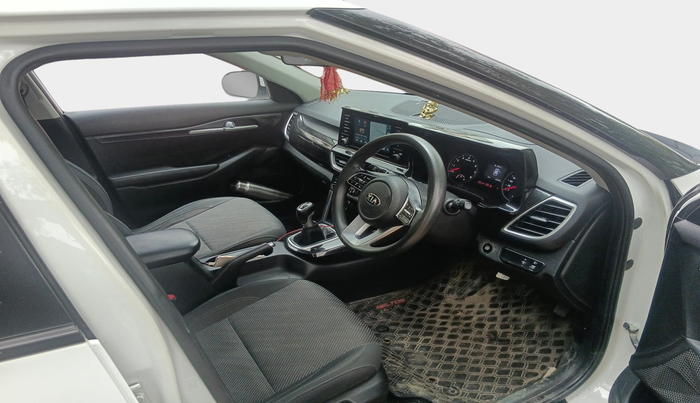 2020 KIA SELTOS HTK PLUS 1.5, Petrol, Manual, 46,896 km, interior