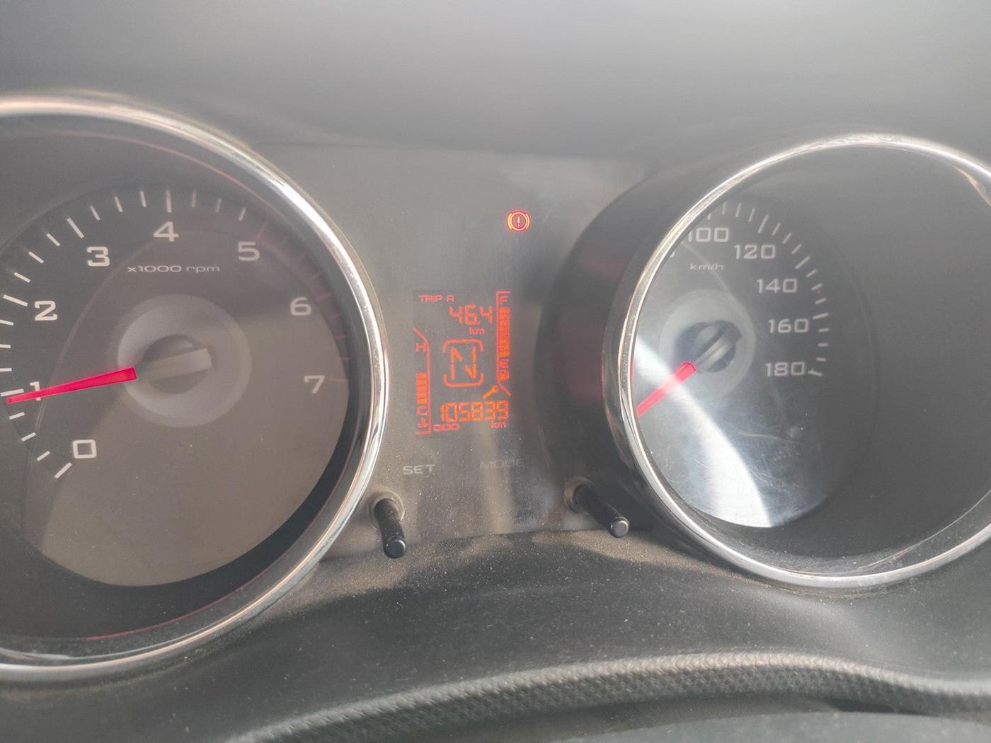 2016 Mahindra TUV300 T8, Diesel, Manual, 1,05,839 km, interior