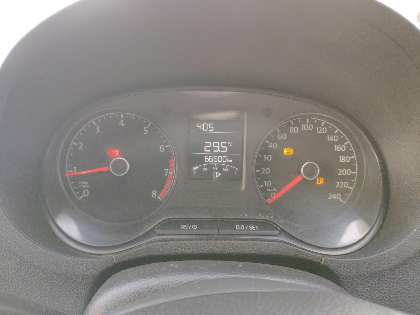 2017 Volkswagen Ameo TRENDLINE 1.2L, Petrol, Manual, 66,600 km, interior