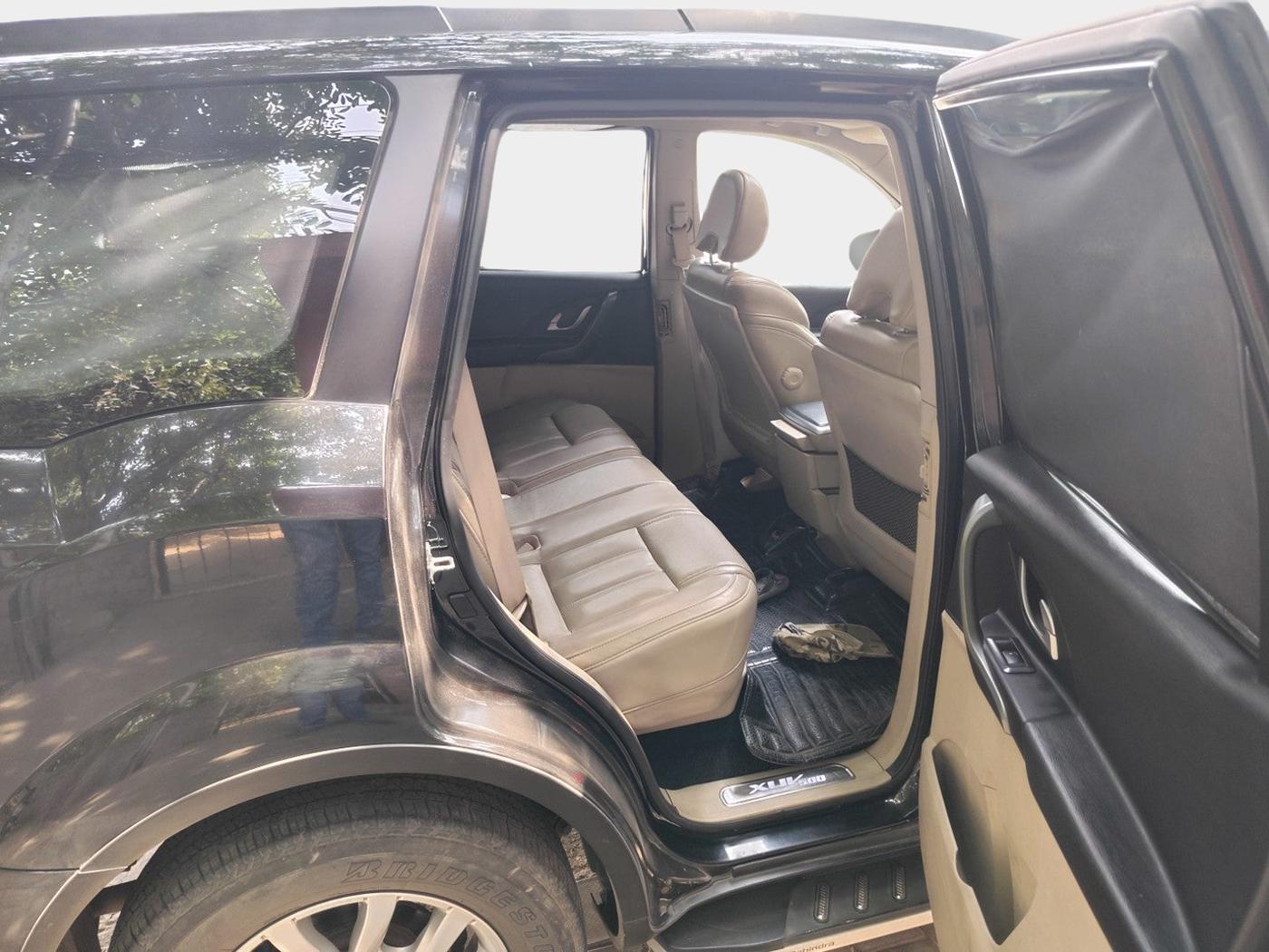 2017 Mahindra XUV500 W10, Diesel, Manual, 75,916 km, interior