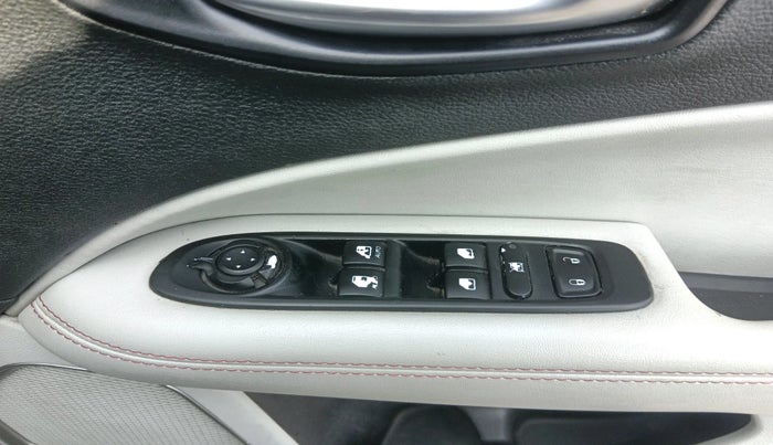 2017 Jeep Compass LIMITED 2.0 DIESEL 4X4, Diesel, Manual, 1,12,514 km, interior