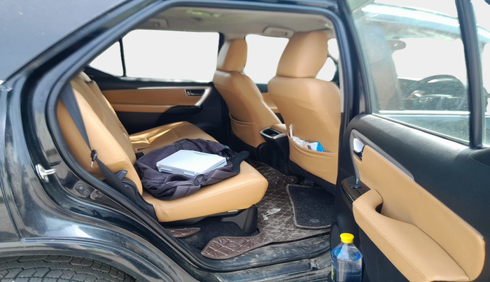2018 Toyota Fortuner 2.8 4X2 AT, Diesel, Automatic, 1,62,506 km, interior