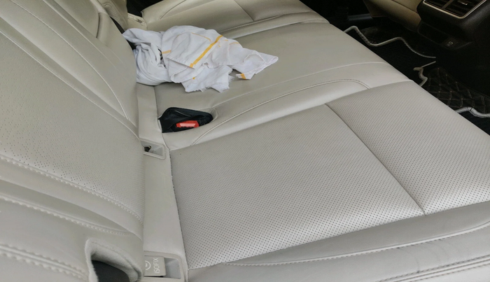 2022 Mahindra XUV700 AX 7 LUXURY D MT 7 STR, Diesel, Manual, 87,318 km, interior