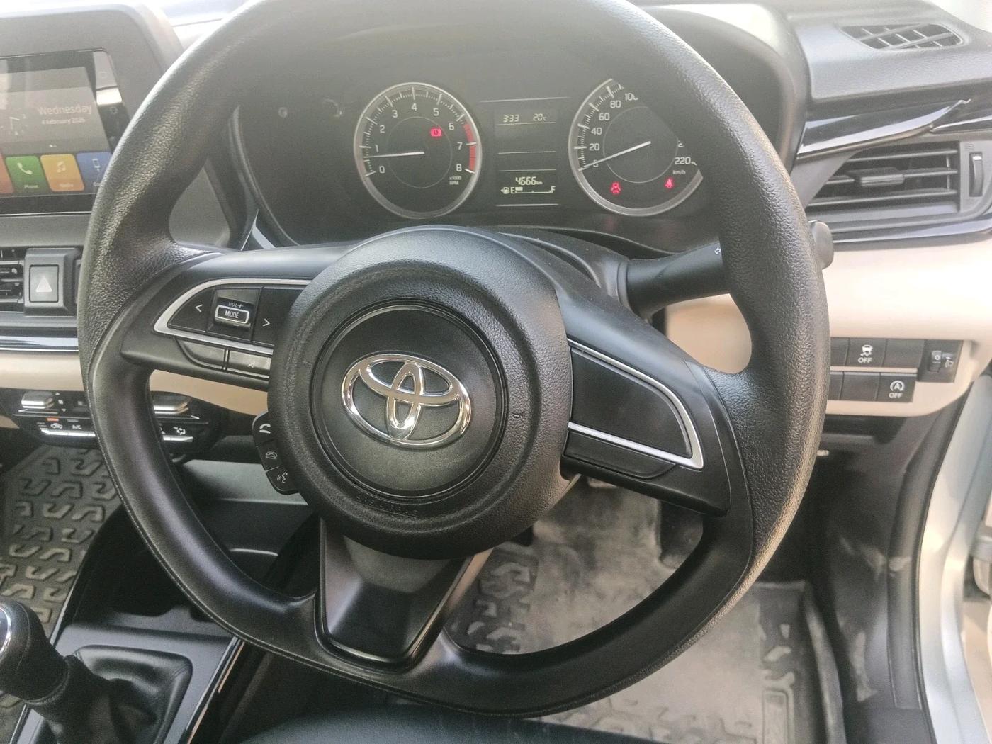 2024 Toyota Glanza S, Petrol, Manual, 4,666 km, interior