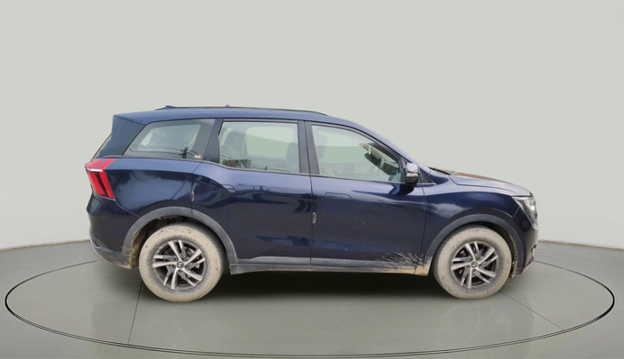 2022 Mahindra XUV700 AX 5 D MT 7 STR, Diesel, Manual, 1,08,653 km, exterior