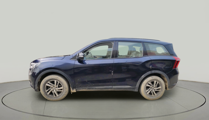 2022 Mahindra XUV700 AX 5 D MT 7 STR, Diesel, Manual, 1,08,653 km, exterior