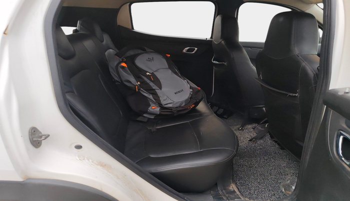 2020 Renault Kwid RXT 1.0 AMT (O), Petrol, Automatic, 77,841 km, interior