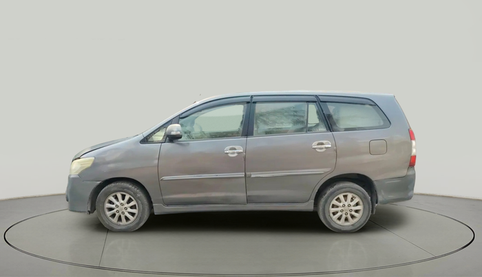 2013 Toyota Innova 2.5 VX 7 STR, Diesel, Manual, 1,74,381 km, exterior