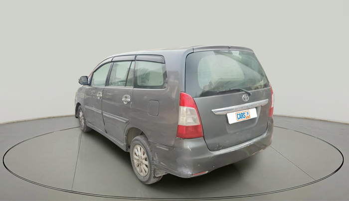 2013 Toyota Innova 2.5 VX 7 STR, Diesel, Manual, 1,74,381 km, exterior