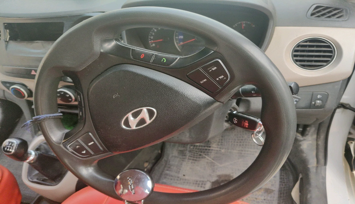 2014 Hyundai Xcent S 1.2, Petrol, Manual, 2,23,546 km, interior