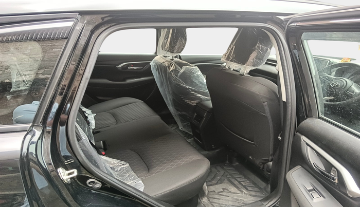 2024 Toyota URBAN CRUISER HYRYDER E NEO DRIVE, Petrol, Manual, 4,975 km, interior