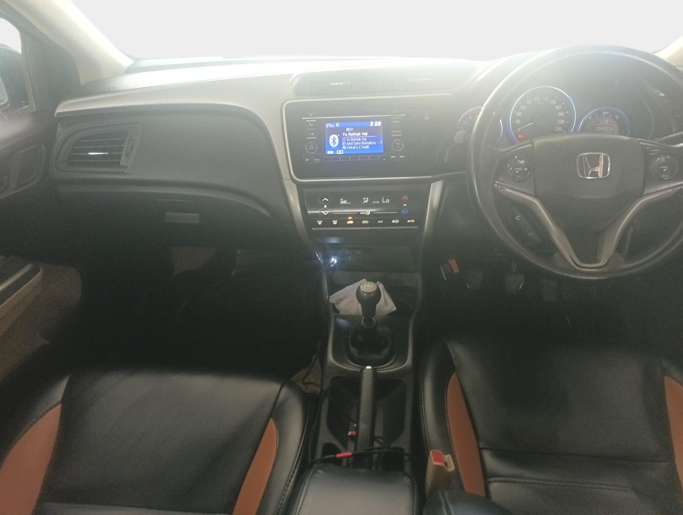 2016 Honda City 1.5L I-DTEC V, Diesel, Manual, 94,505 km, interior