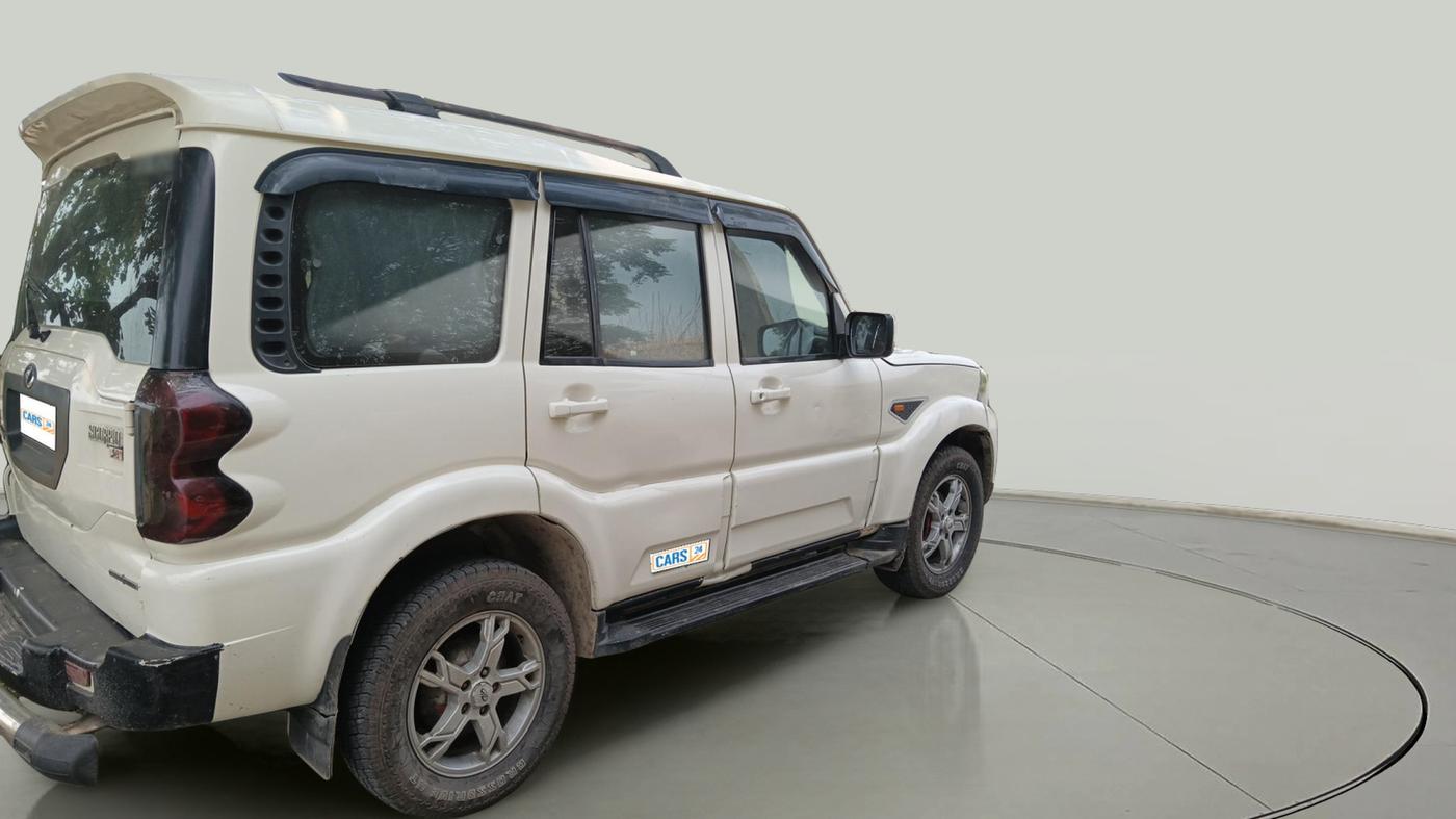 2016 Mahindra Scorpio S6 PLUS 1.99 INTELLI-HYBRID, Diesel, Manual, 75,000 km, exterior