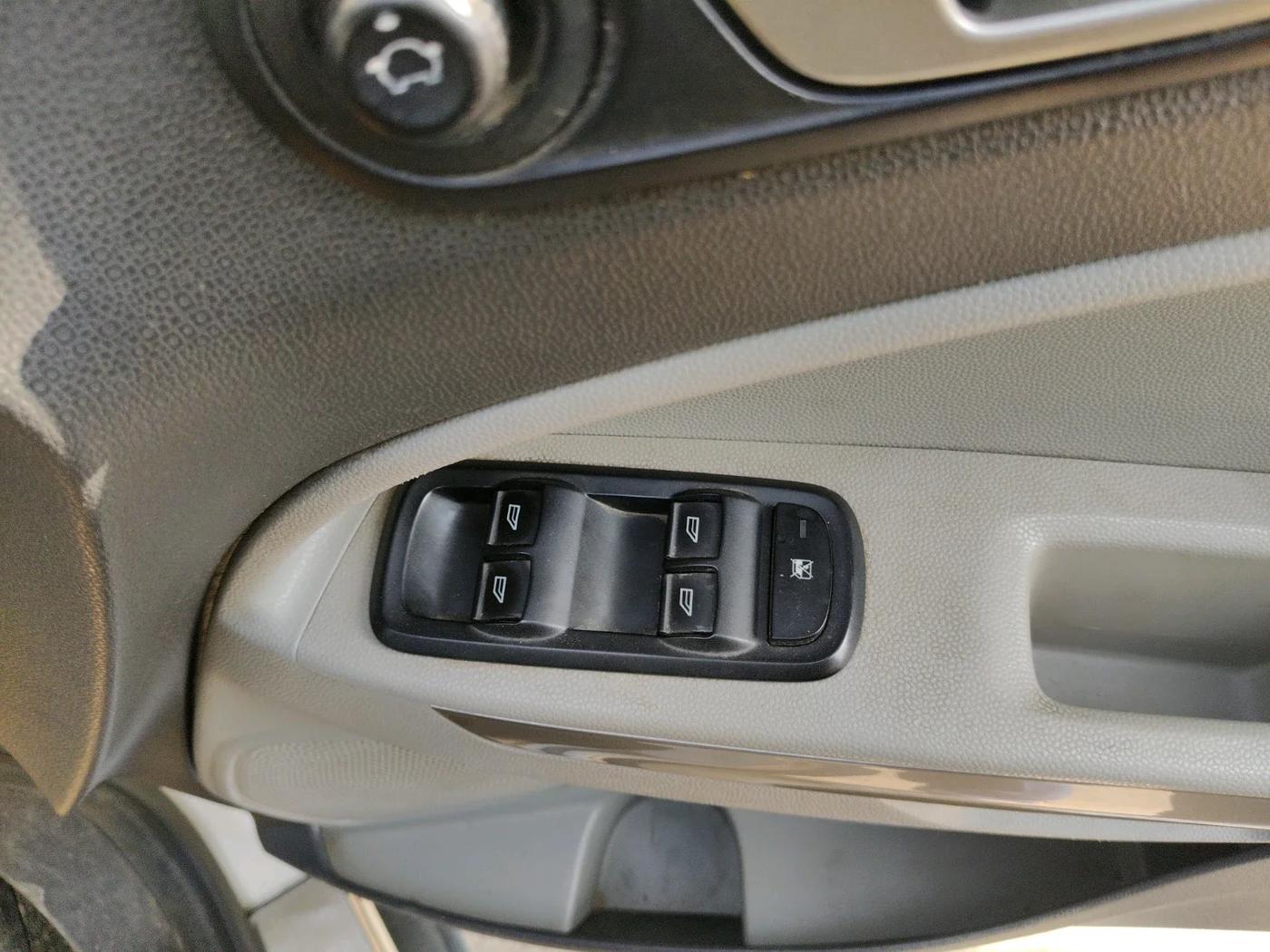 2016 Ford Ecosport TREND+ 1.5L DIESEL, Diesel, Manual, 1,05,436 km, interior