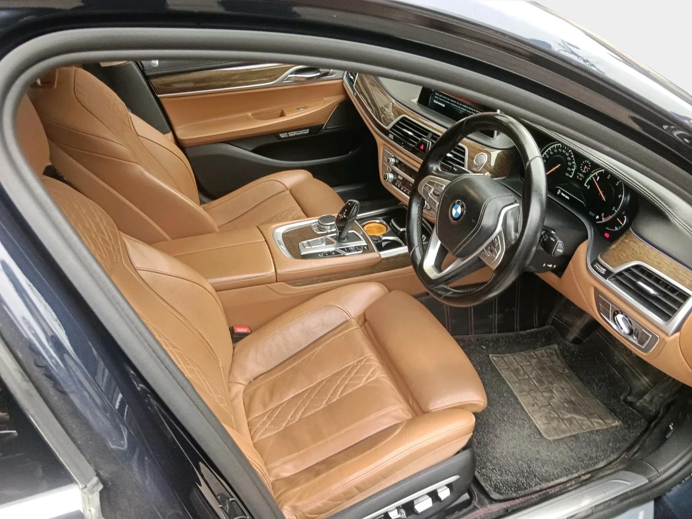 2017 BMW 7 Series 730L D DESIGN PURE EX, Diesel, Automatic, 58,923 km, interior