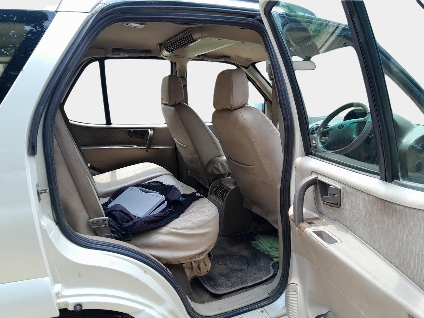 2010 Tata Safari 4X2 EX DICOR, Diesel, Manual, 1,71,201 km, interior