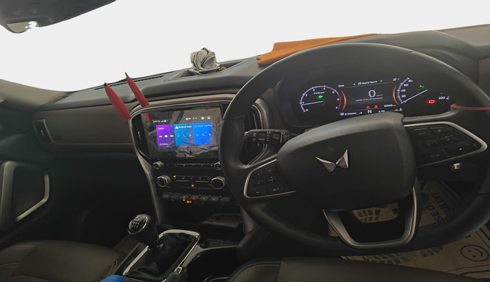2024 Mahindra SCORPIO-N Z8 PETROL MT 7 STR, Petrol, Manual, 19,352 km, interior
