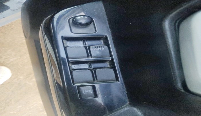 2018 Maruti Wagon R 1.0 VXI, Petrol, Manual, 56,996 km, interior