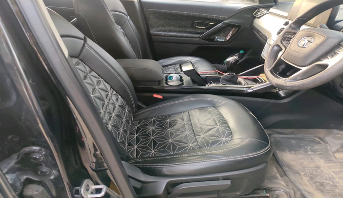 2022 Tata Harrier XT PLUS 2.0L KRYOTEC DARK EDITON, Diesel, Manual, 45,513 km, interior