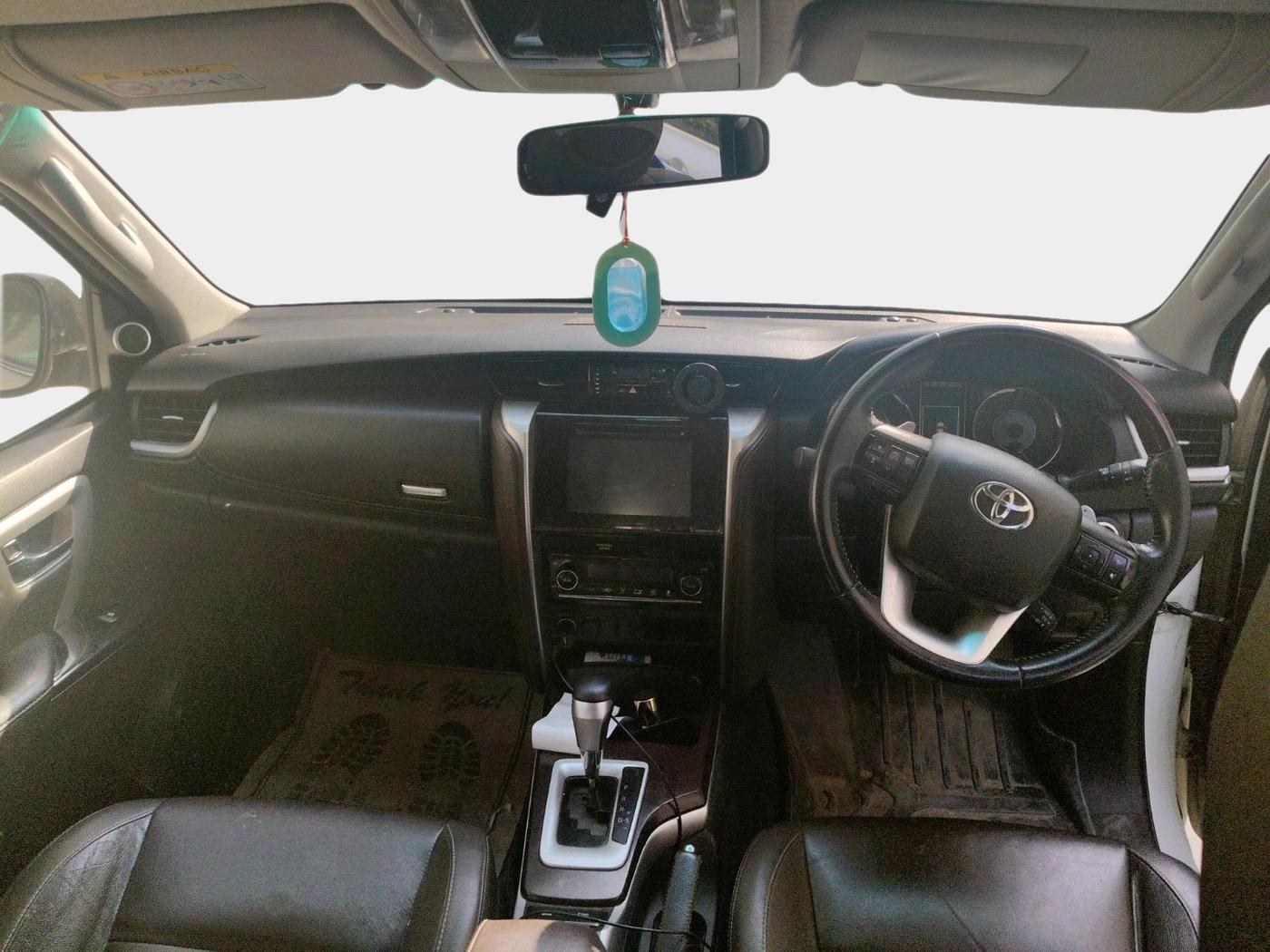 2017 Toyota Fortuner 2.8 4X2 AT, Diesel, Automatic, 2,49,556 km, interior