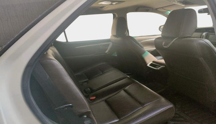 2017 Toyota Fortuner 2.8 4X2 AT, Diesel, Automatic, 2,49,556 km, interior