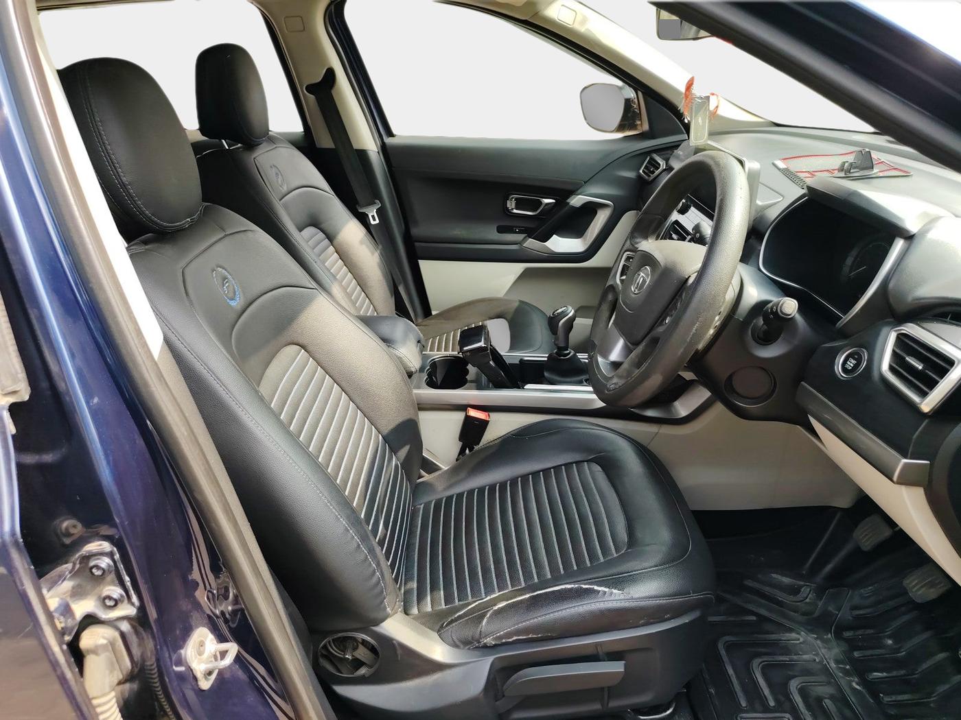 2021 Tata Safari XT, Diesel, Manual, 1,23,374 km, interior