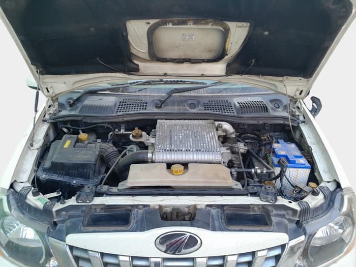 2014 Mahindra Quanto C8, Diesel, Manual, 1,22,000 km, exterior