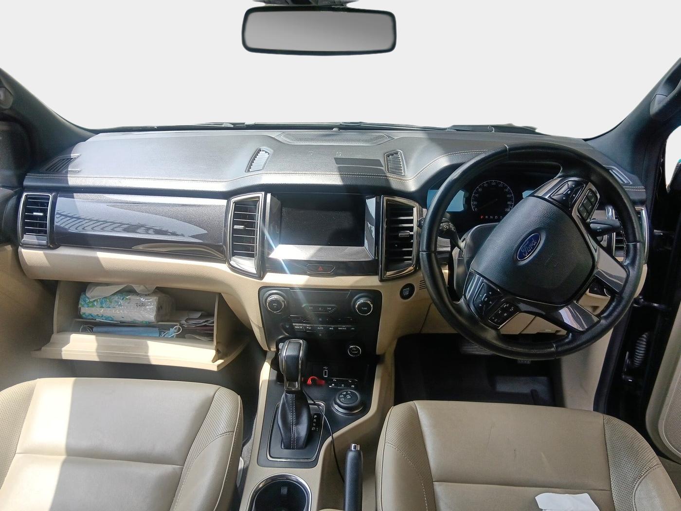 2019 Ford Endeavour TITANIUM 3.2 4X4 AT, Diesel, Automatic, 1,24,199 km, interior