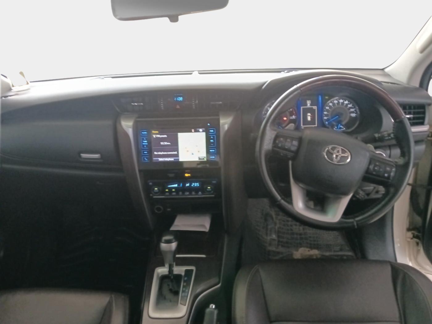 2018 Toyota Fortuner 2.8 4X2 AT, Diesel, Automatic, 1,60,357 km, interior