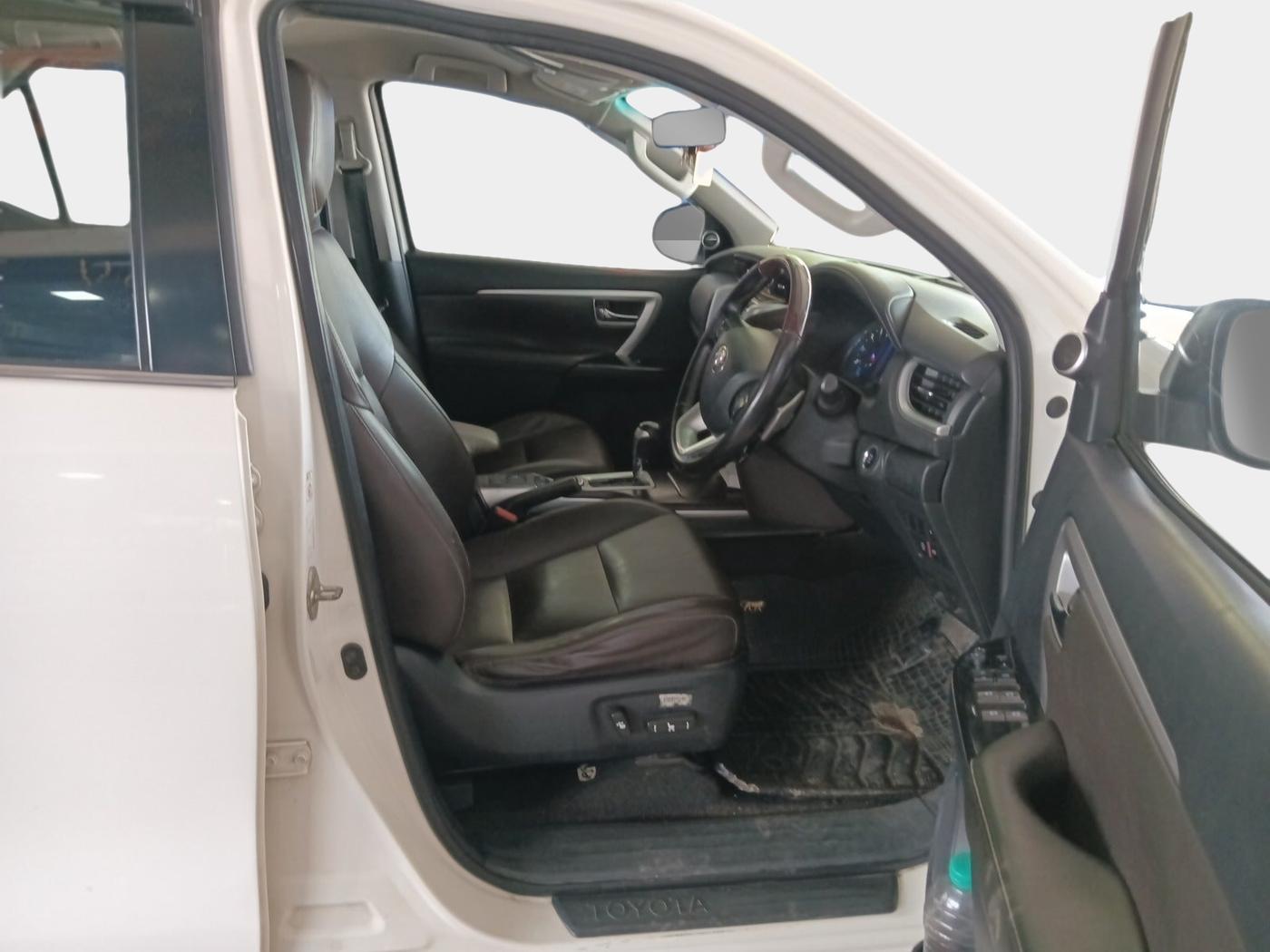 2018 Toyota Fortuner 2.8 4X2 AT, Diesel, Automatic, 1,60,357 km, interior