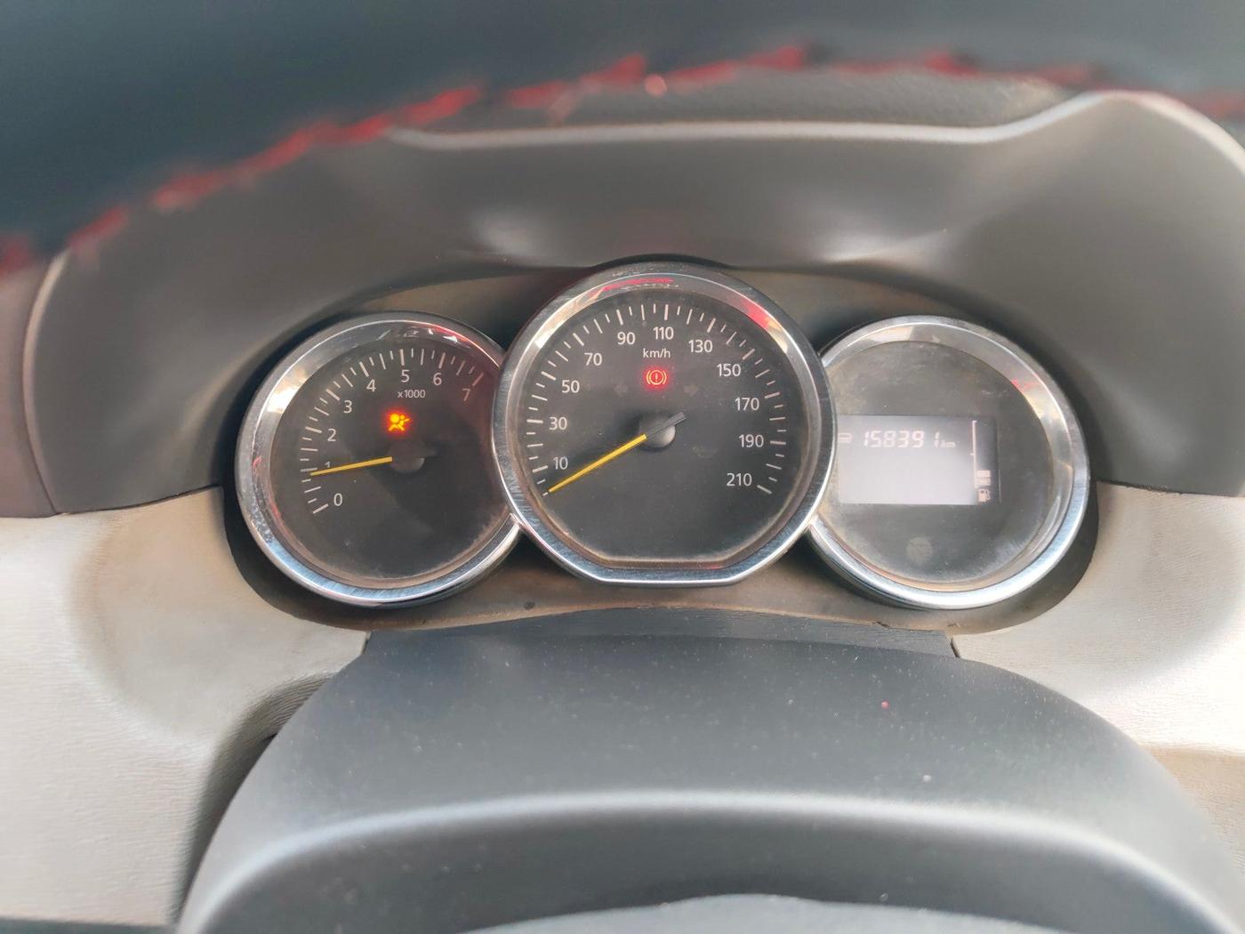 2015 Renault Duster 85 PS RXL DIESEL, Diesel, Manual, 1,58,392 km, interior