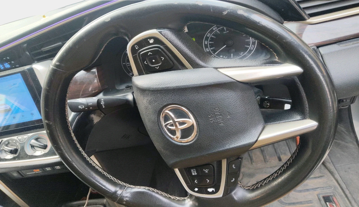 2017 Toyota Innova Crysta 2.4 GX 7 STR, Diesel, Manual, 1,58,000 km, interior