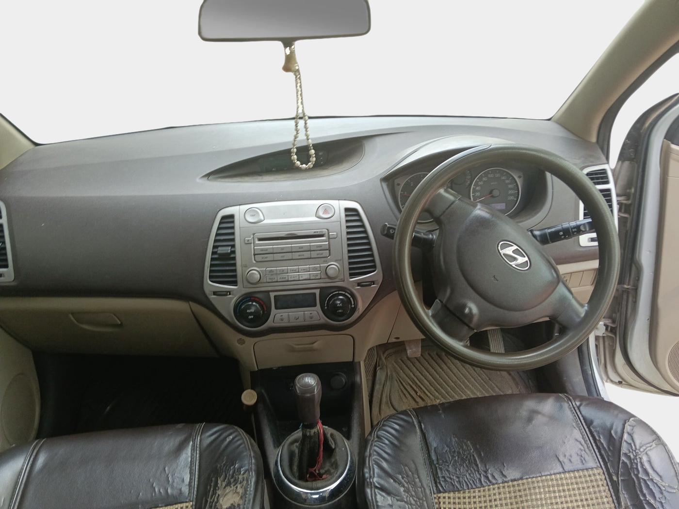2011 Hyundai i20 MAGNA 1.4 CRDI, Diesel, Manual, 1,71,465 km, interior