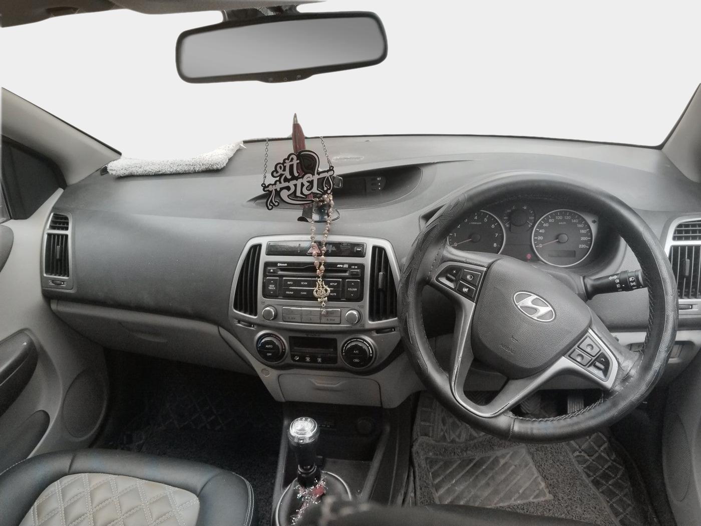2012 Hyundai i20 SPORTZ 1.2, Petrol, Manual, 75,516 km, interior