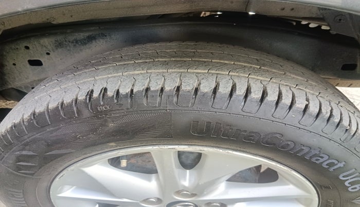 2019 Toyota Innova Crysta 2.4 G PLUS 7 STR, Diesel, Manual, 1,86,933 km, tyre
