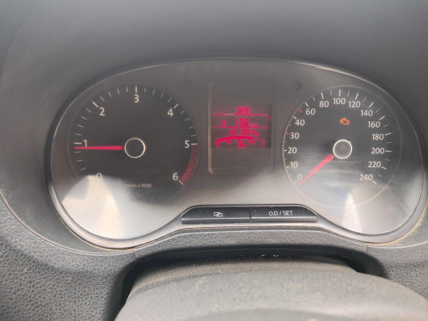 2013 Volkswagen Polo COMFORTLINE 1.2L, Diesel, Manual, 1,21,304 km, interior