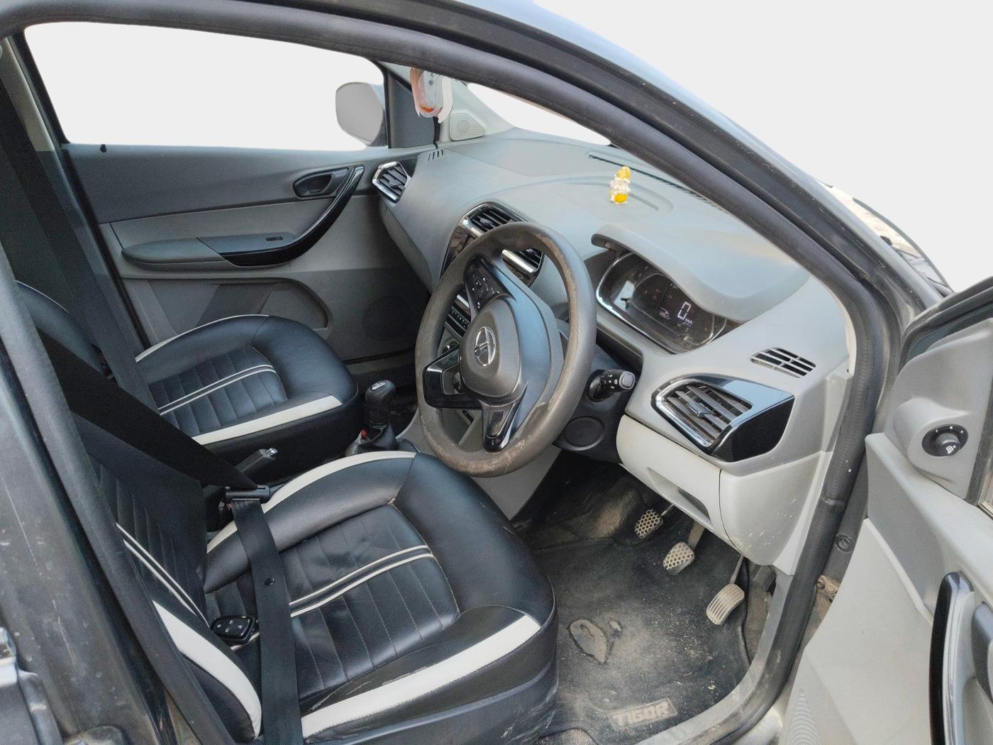2022 Tata TIGOR XZ CNG, Petrol, Manual, 58,964 km, interior