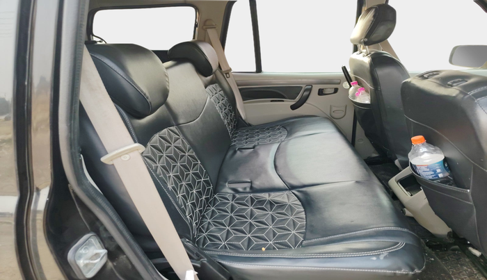 2021 Mahindra Scorpio S5, Diesel, Manual, 95,764 km, interior