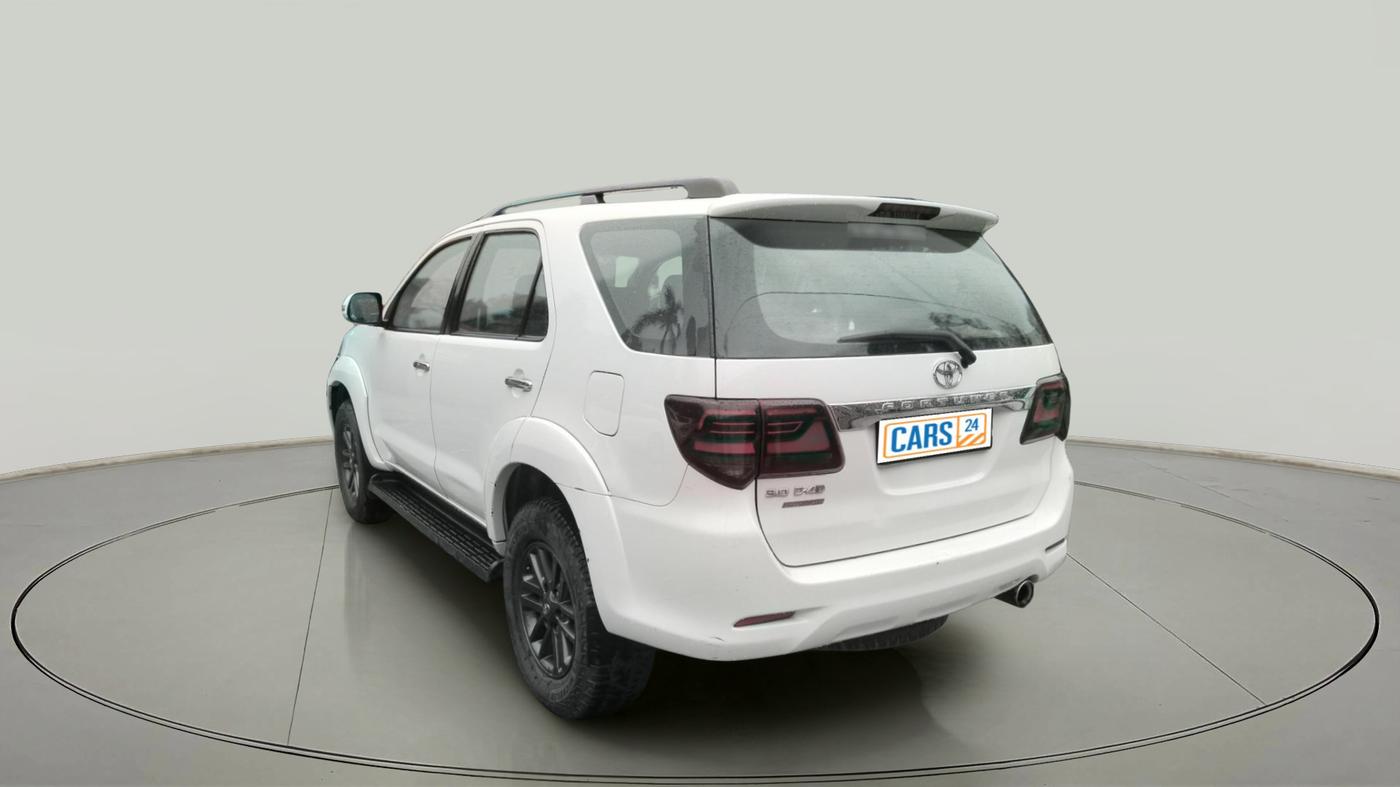 2013 Toyota Fortuner 3.0 4X2 AT, Diesel, Automatic, 2,36,761 km, exterior