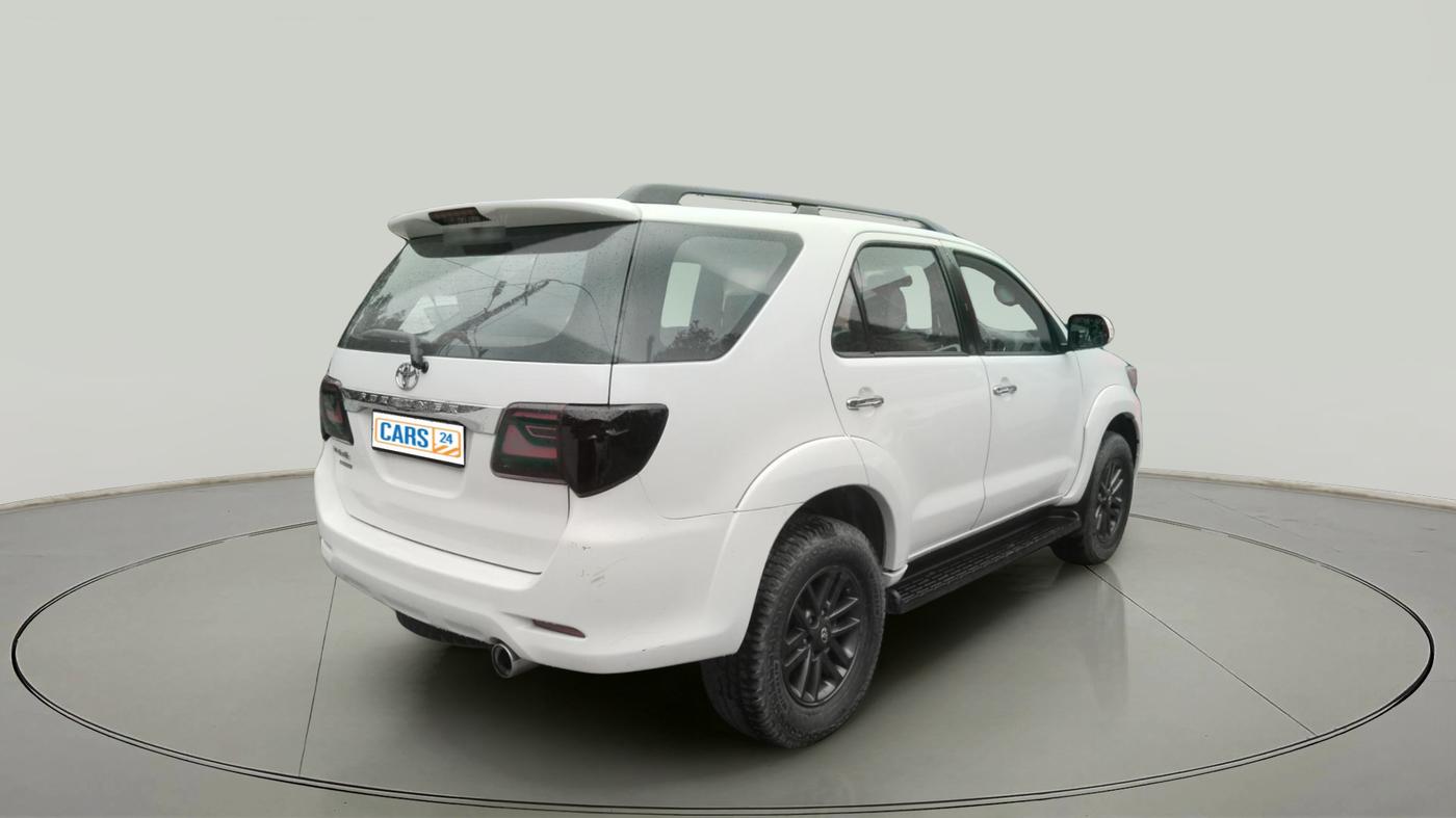 2013 Toyota Fortuner 3.0 4X2 AT, Diesel, Automatic, 2,36,761 km, exterior