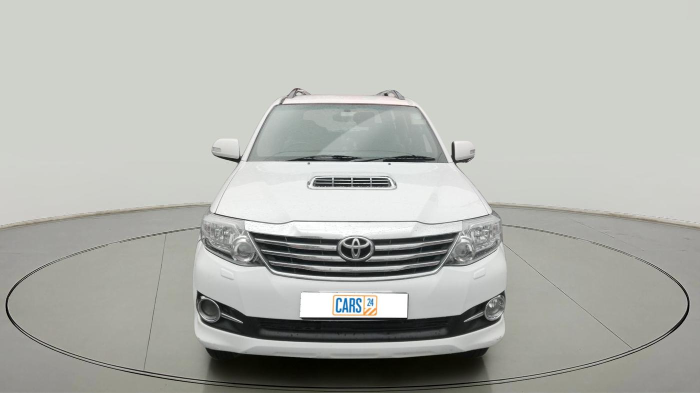 2013 Toyota Fortuner 3.0 4X2 AT, Diesel, Automatic, 2,36,761 km, exterior