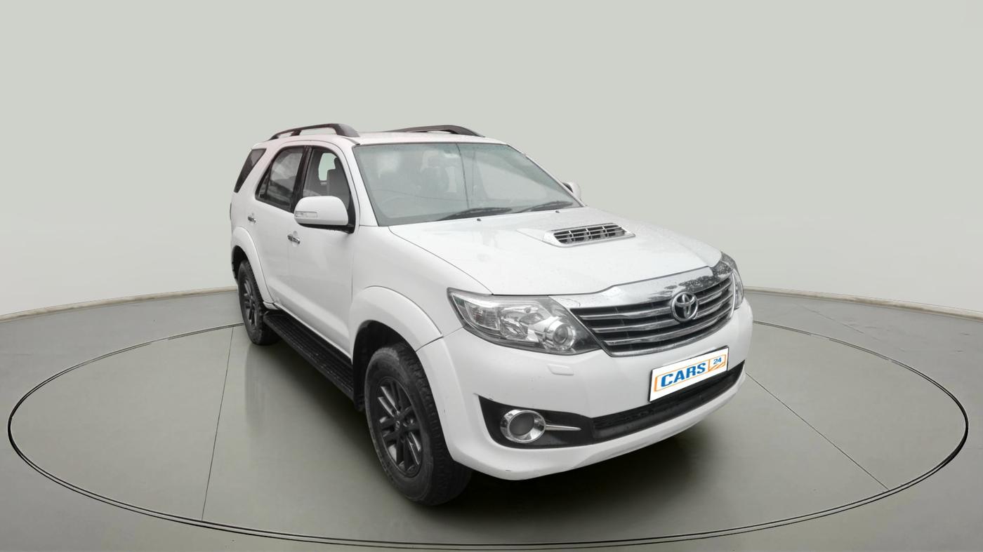 2013 Toyota Fortuner 3.0 4X2 AT, Diesel, Automatic, 2,36,761 km, exterior