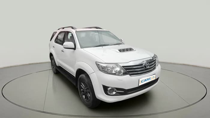 2013 Toyota Fortuner 3.0 4X2 AT, Diesel, Automatic, 2,36,761 km, exterior