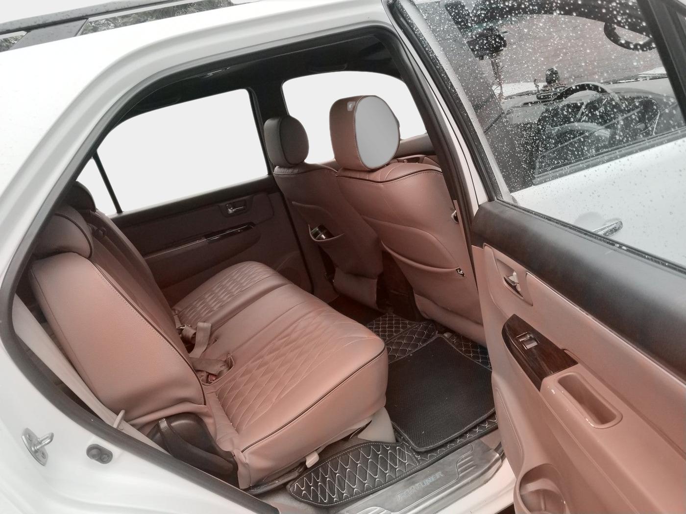 2013 Toyota Fortuner 3.0 4X2 AT, Diesel, Automatic, 2,36,761 km, interior