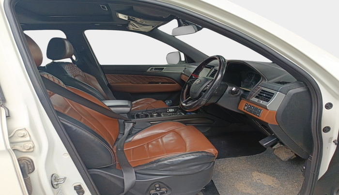 2018 Mahindra ALTURAS G4 4WD AT, Diesel, Automatic, 1,91,952 km, interior
